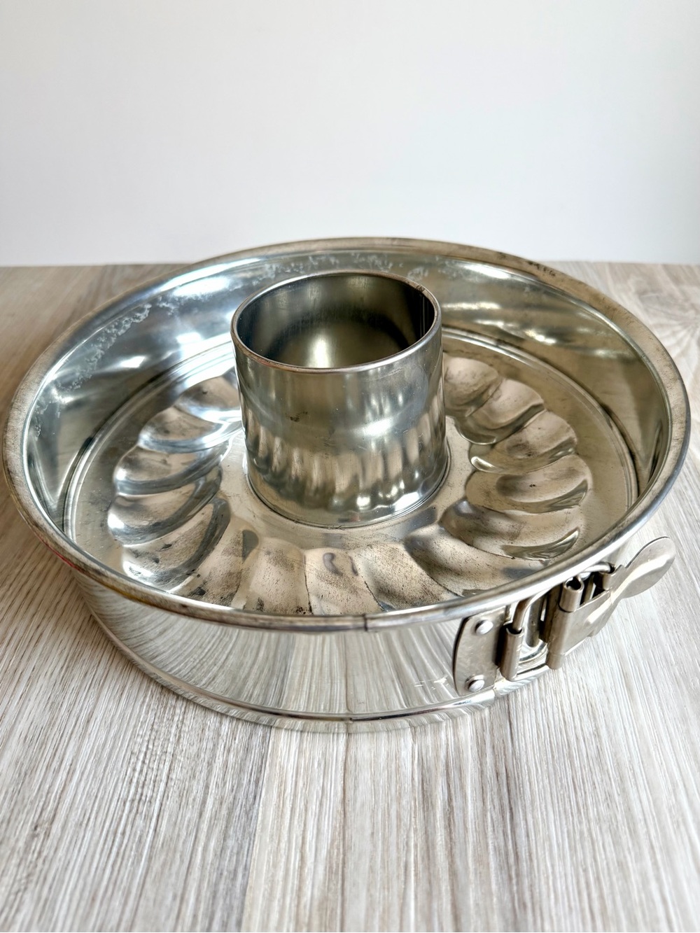 Vintage Kaiser Springform Buckle 10” Bundt Tube Cake Pan with Removable Base